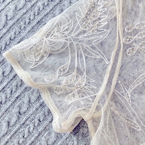 Cream/Nude Vintage Botanical Embroidered Beaded Sheer Overlay Top - Picture 3 of 6